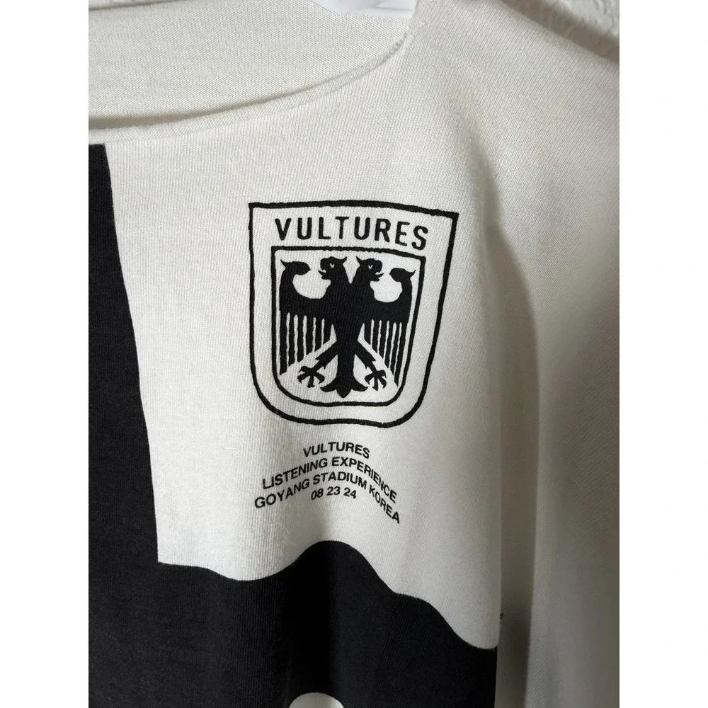 Kanye West VULTURES‎ Korea Exclusive T-shirt-Size 2 L-XL brand new Rare